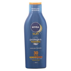 Leche Solar Protege & Hidrata Nivea SPF 30 (200 ml) 30 (200 ml)